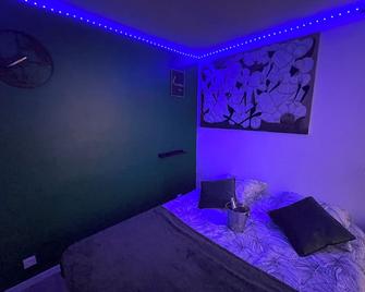 La Chill House Balneo - Nogent-sur-Oise - Chambre