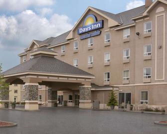 Days Inn by Wyndham Red Deer - Red Deer - Rakennus