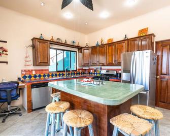 Heart of Los Barriles Ocean View and Pool - Los Barriles - Keittiö