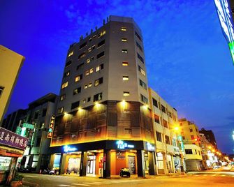 Sdu Hotel - Magong City - Edifício