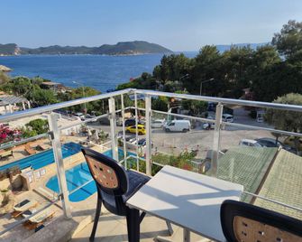 Habesos Hotel - คาช - ระเบียง