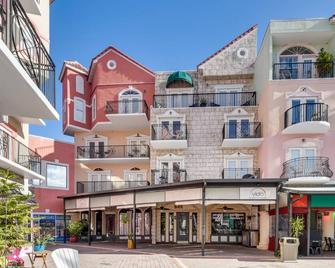 Palm Coast European Village Condo - 2 Mi to Beach! - Palm Coast - Edificio