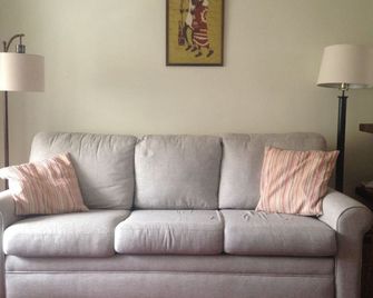 House 10 Minutes from Manhattan - Queens - Living room