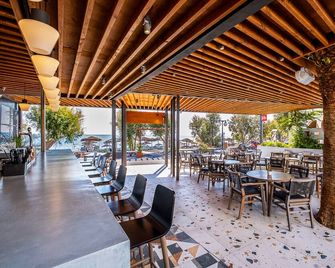 Sellada Beach - Perissa - Restoran