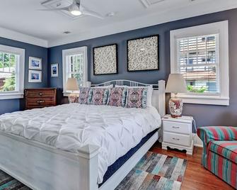 Cozy Thomas Square Carriage House - Savannah - Quarto