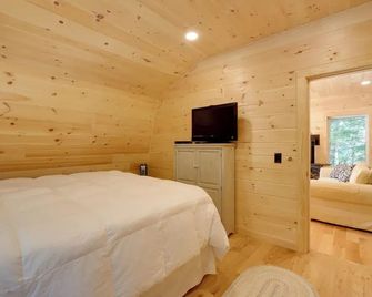 Cozy Apt w/ Deck, ~ 5 Miles to Acadia Nat'l Park! - Northeast Harbor - Slaapkamer