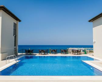 Olivia Palm Hotel - Kyrenia - Piscina