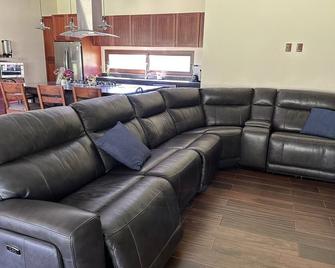 Tapalpa Cabin-Luxury Cabin in Country Club - Tapalpa - Salon