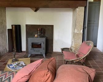 Maison proche Marciac, 3 chambres - Bassoues - Sala de estar