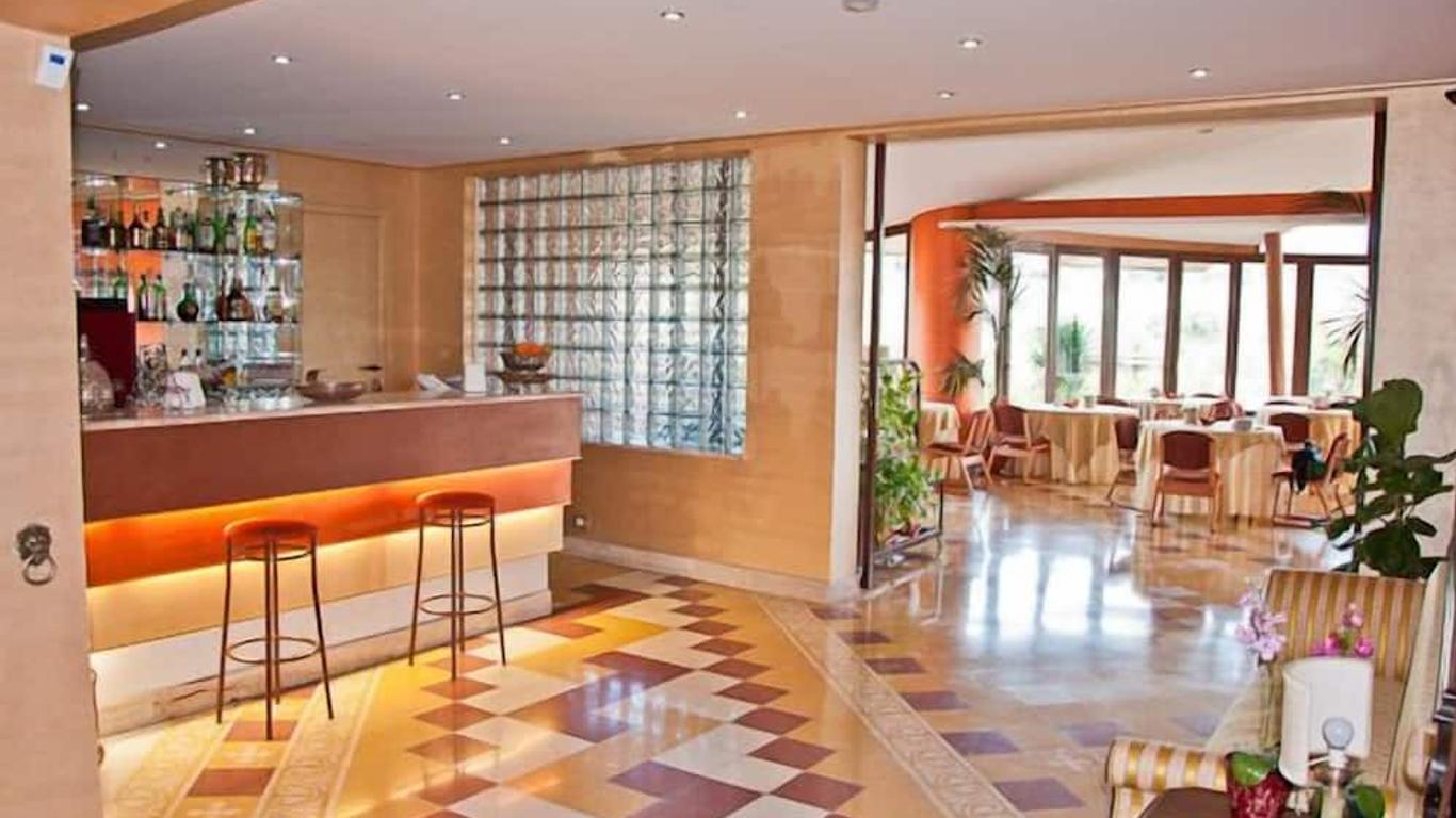 Ares Hotel