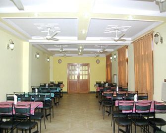 Premdeep International Kashipur - Kashipur - Restaurante