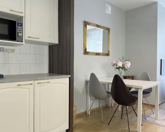 Luotsi 1911 Suites - Helsinki - Küche