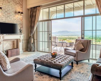 Mövenpick Resort Khao Yai - Pak Chong - Olohuone