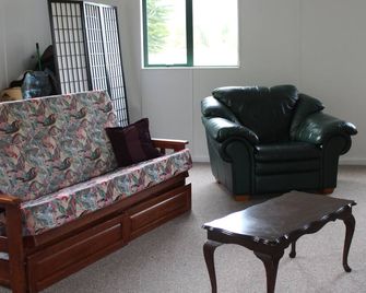 Aramatai Gardens BnB - immerse yourself in nature - Te Kuiti - Living room