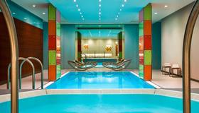 維也納艾美酒店 - 維也納 - 游泳池