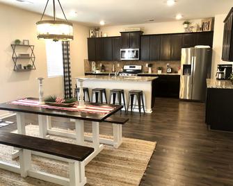 Masters rental just 7 miles from Augusta National! - North Augusta - Cocina