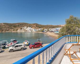 Psathi Blue Beta - Kimolos - Balkon