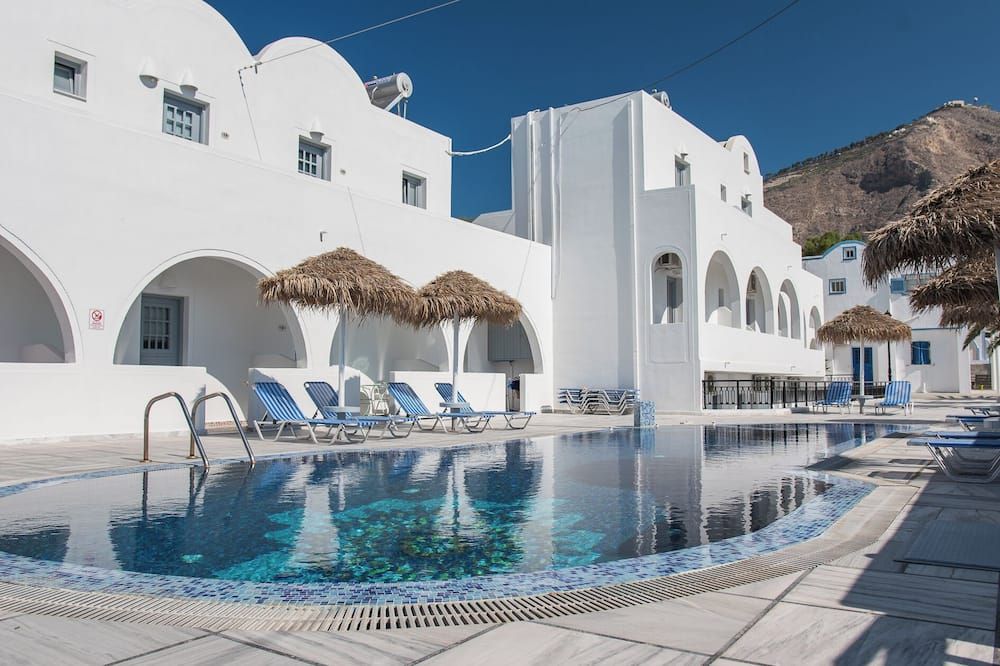 فيلا فالفيس - باريسا - حوض السباحة