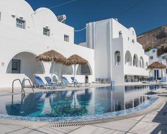 Villa Valvis - פריסה - בריכה