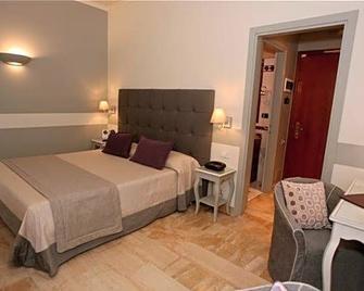 Hotel La Colonnina - Monterosso al Mare - Bedroom