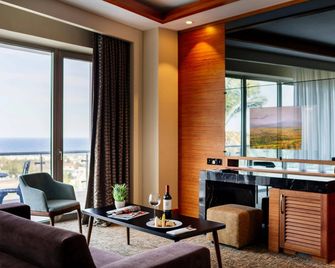 Chamada Prestige Hotel and Casino - Kyrenia - Obývací pokoj