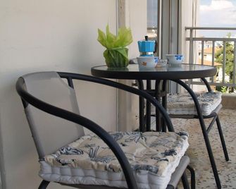 The Ideal House In The City Center - Veria - Balkon