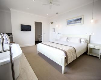 Holm House - Penarth - Bedroom