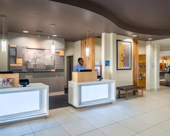 Holiday Inn Express & Suites Winona North - Winona - Recepción