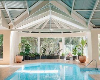 1 bedroom Pool Side Apartment - Adelaide - Pool