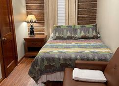 Bear Mountain Bridge Motel Regular Room - Fort Montgomery - Спальня