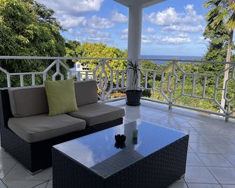 All Nations Guesthouse - Fairy Hill - Balkon