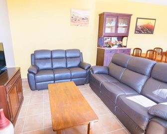 Holiday Home in St Pere Pescador with Pool - Sant Pere Pescador - Sala de estar