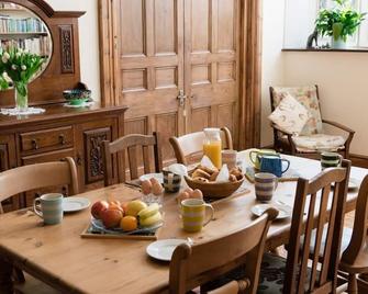 ذا سكول هاوس - بريدجووتر - غرفة طعام