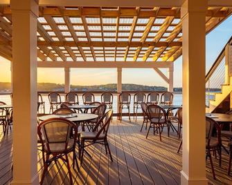 Bearskin Neck Motor Lodge - Rockport - Restaurante