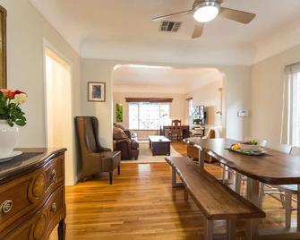 Beautiful Duplex In West Hollywood! - West Hollywood - Dining room
