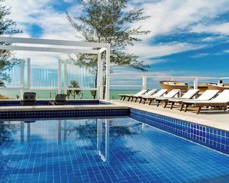 جريكو هوتل - بوزيوس - حوض السباحة