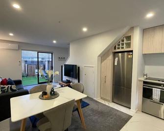 Lovely Christchurch 1br Home - Κράισττσερτς - Τραπεζαρία