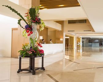 Royce Hotel & Casino - Angeles City - Lobi