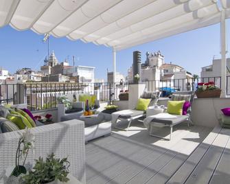 Luxury listed villa in the center of Sitges 2 minutes walk to the beach - Sitges - Balcony