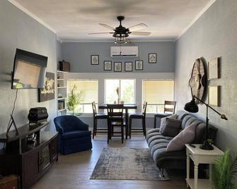 Unit 3 - Turquoise - Pinal Creek East - Wifi - central location - Globe