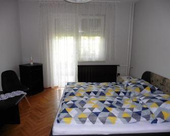 Coraline Vendégház - Zalakaros - Schlafzimmer