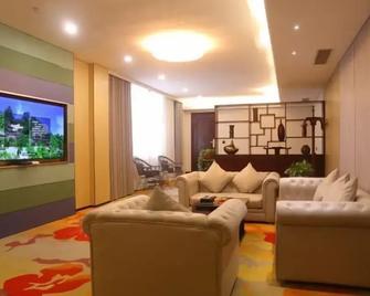 Riyue International Hotel - Qiandongnan