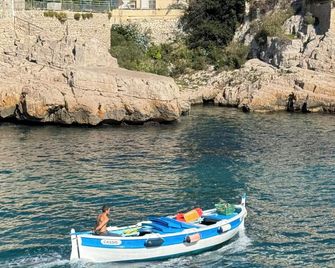 Hôtel by Reboul - Boutique Hôtel - Port de Cassis - Cassis