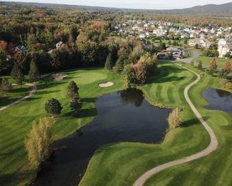 Loft Avec Terrasse , Pres de Bromont-déjeuner Continental Inclus - Shefford - Vista esterna