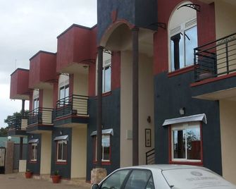 Tripplex Hotel - Arua - Edificio