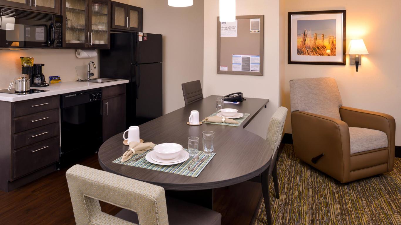Candlewood Suites Bloomington-Normal