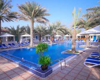 Fujairah Hotel & Resort - Fujairah - Pool