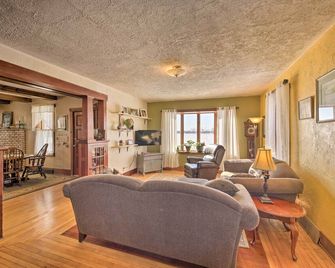 Quaint and Family-Friendly Watertown Farmhouse! - Watertown