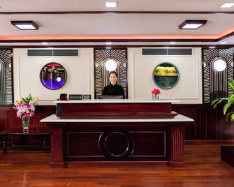 Dora Cruise - Ha Long - Recepción