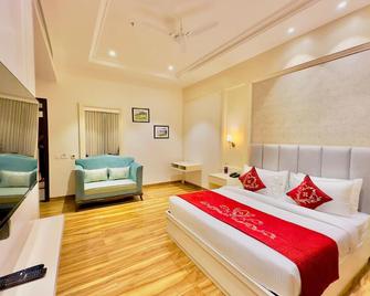 Hotel Sukh Farm - Sangrūr - Bedroom